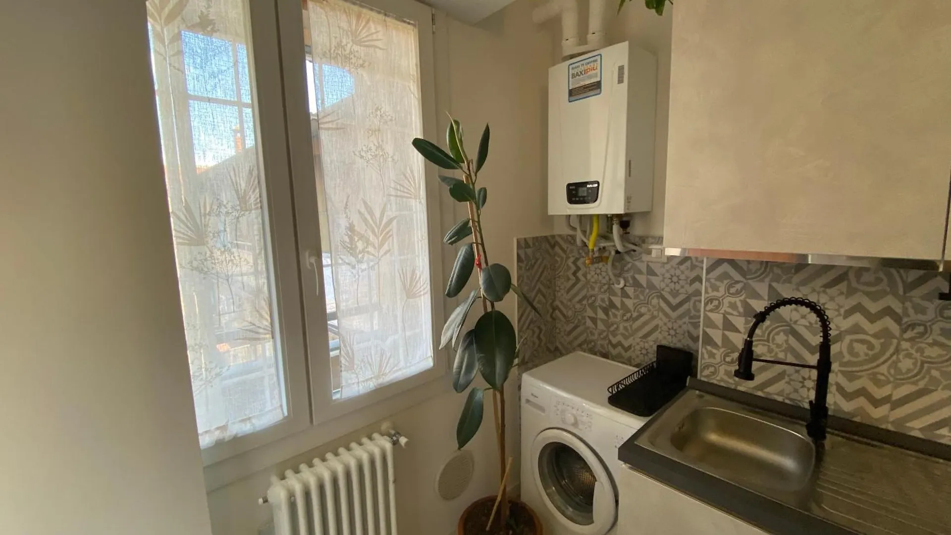 דירות מילאנו Renovated With Two Single Beds
